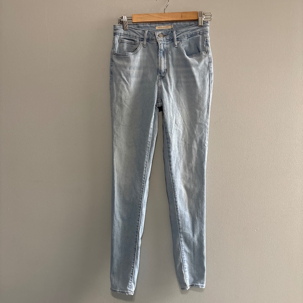 Levi’s jeans women’s size 27 light blue 721 high rise skinny denim jeans